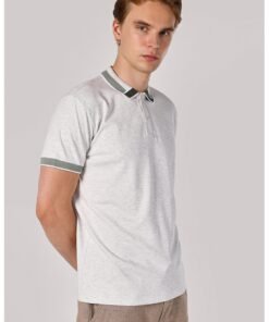 Tricou polo cu terminatii contrastante