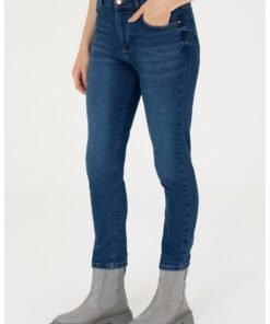 Blugi crop cu talie medie