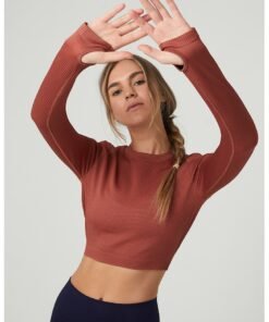 Bluza crop cu decupaj pe spate