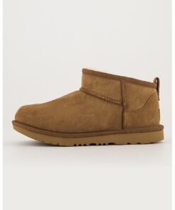 Ghete slip-on rezistente la apa din piele intoarsa Classic Ultra Mini
