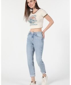 Blugi mom fit cu talie medie