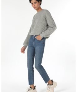 Blugi drepti slim fit 703 Carla