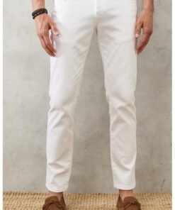 Blugi slim fit cu talie medie