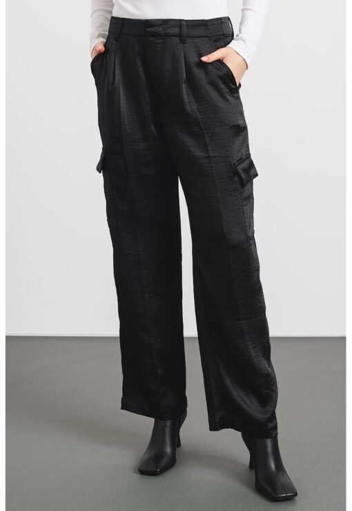 Pantaloni cargo de satin cu croiala ampla