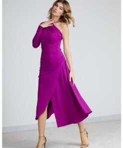 Rochie cu decolteu pe un umar si slit lateral