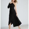 Rochie cu decolteu pe un umar si slit lateral