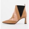 Botine din piele si piele lacuita cu model colorblock
