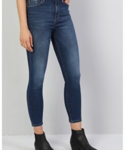 Blugi crop super slim fit cu detalii decolorate