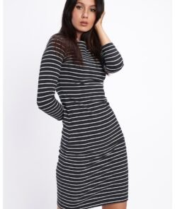 Rochie mini cu model in dungi si decolteu barcuta