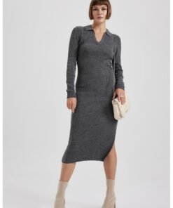 Rochie bodycon cu slituri laterale