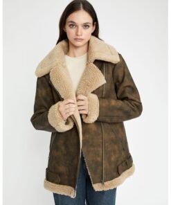 Haina din blana shearling sintetica cu inchidere asimetrica