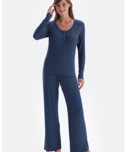 Pijama cu fenta cu nasturi