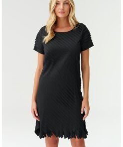 Rochie cu decolteu rotund si model stratificat