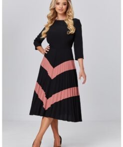 Rochie evazata cu pliuri