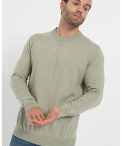 Pulover cu decolteu la baza gatului si model uni