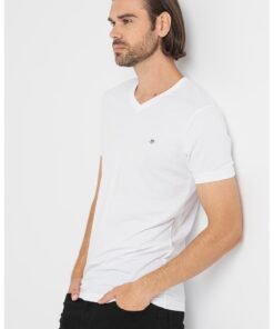 Tricou slim fit cu decolteu in V