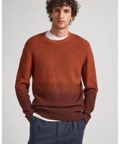 Pulover cu decolteu la baza gatului si model in degrade