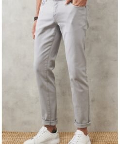 Blugi slim fit cu talie medie