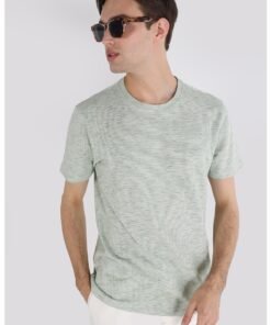 Tricou cu decolteu la baza gatului si aspect texturat