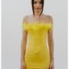 Top cu aplicatii din pene de strut si snururi pe spate
