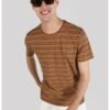 Tricou cu dungi si decolteu la baza gatului