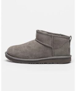 Ghete slip-on rezistente la apa din piele intoarsa Classic Ultra Mini