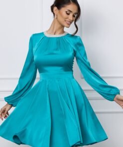Rochie Dy Fashion turcoaz accesorizata cu perlute la decolteu