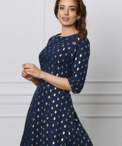 Rochie Iselin bleumarin cu imprimeu auriu si maneci trei sferturi