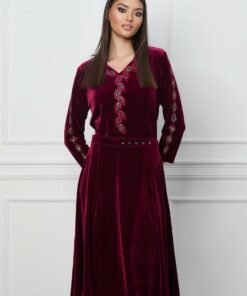 Rochie Mirela bordo din catifea cu strasuri si curea in talie