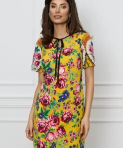 Rochie Moze galbena cu imprimeu floral multicolor si snur la baza gatului