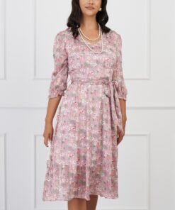 Rochie Teodora roz cu imprimeuri florale si cordon in talie