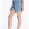 Pantaloni scurti cu model in dungi si cordon in talie