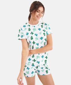 Pijama cu pantaloni scurti si model grafic Skye 3509